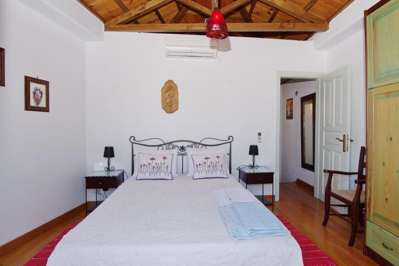 Stella'S Traditional House. Alonnisos Town Exterior photo